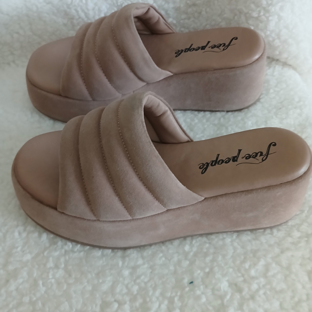 Free People Platform Slides - Picture 3 of 7